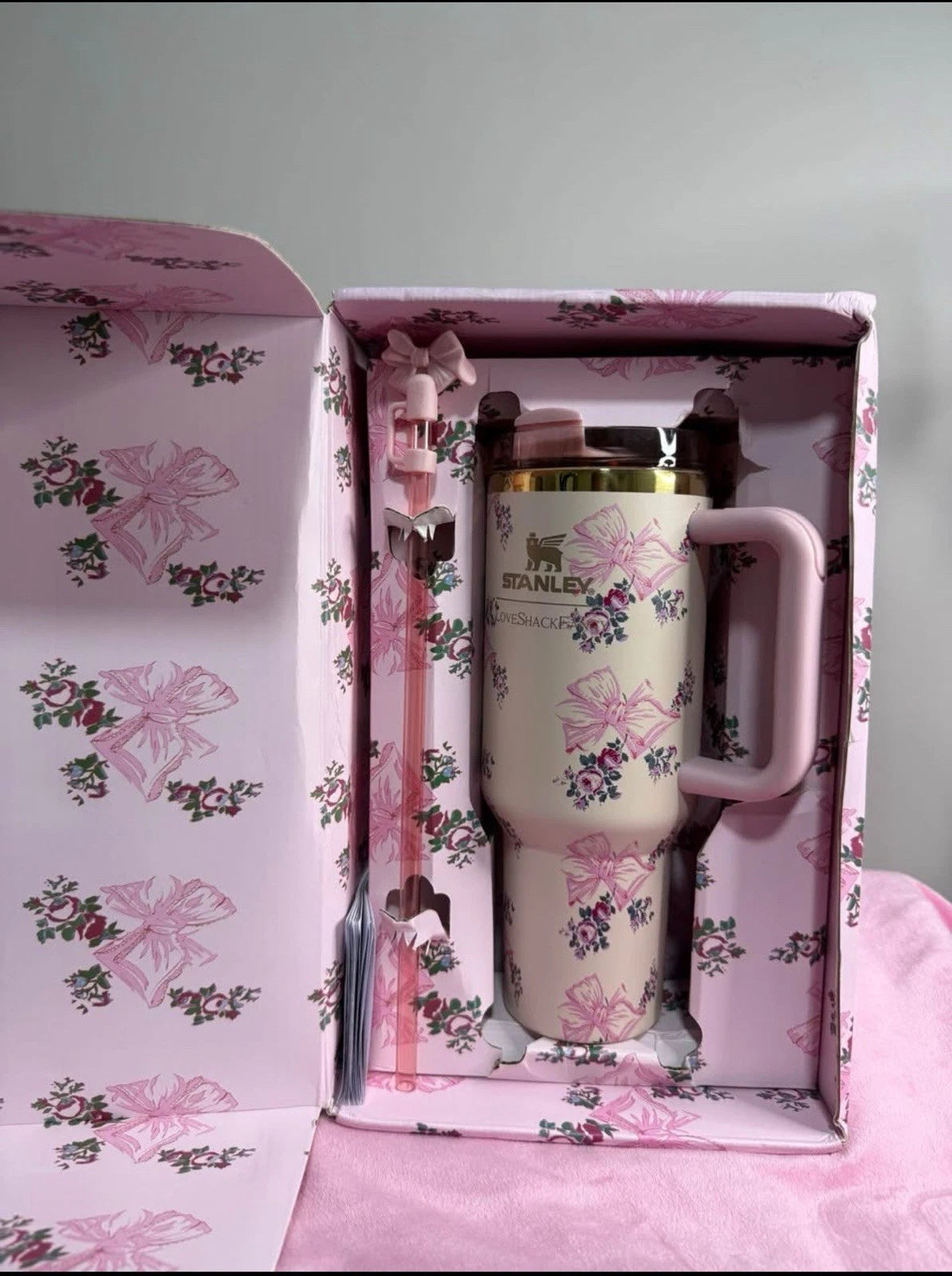 Stanley x LoveShackFancy Quencher H2.0 FlowState™ Tumbler 40 oz
